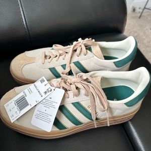 Adidas originals Gazelle Bold Magic Beige Collegiate Green Sz 7 1/2
